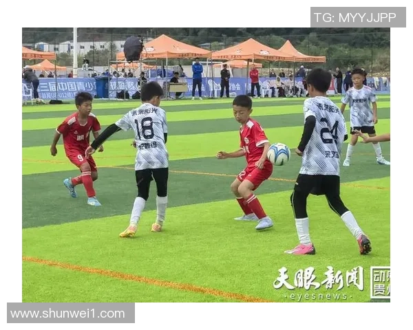 足球选手的成长之路从青训到职业生涯的挑战与辉煌